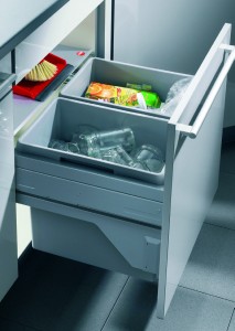 Компания Hailo производства систем сортировки мусора и систем организации для кухонных шкафов.
